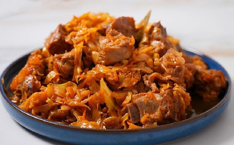 Тушёная капуста с ребрышками: отличный рецепт для уютного вечера