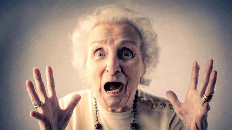 Пенсионеры на карточках: как избежать финансовых ловушек в эпоху цифровизации