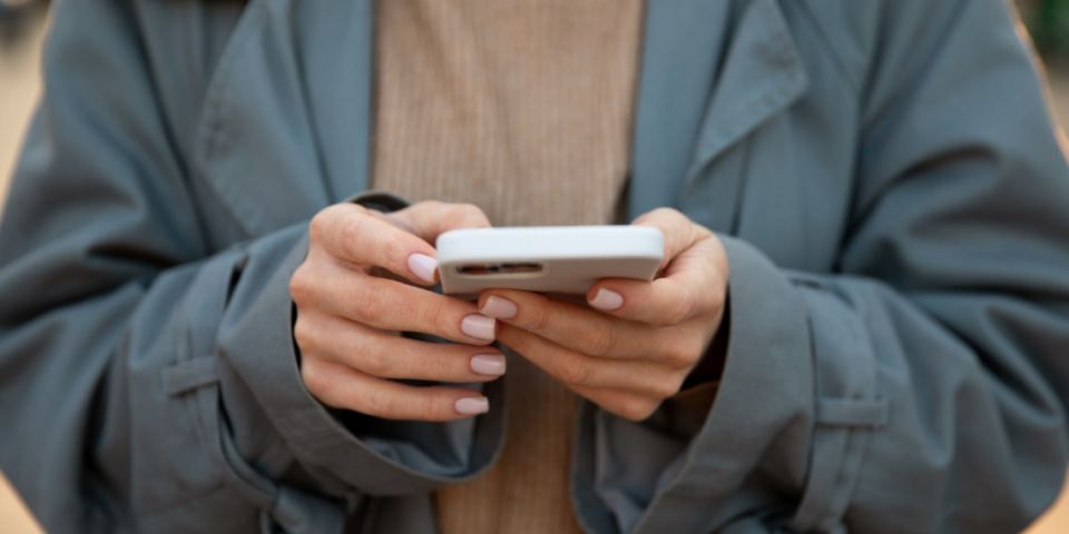 Сбережения россиян под защитой: самозапреты предотвращают миллионы потерь