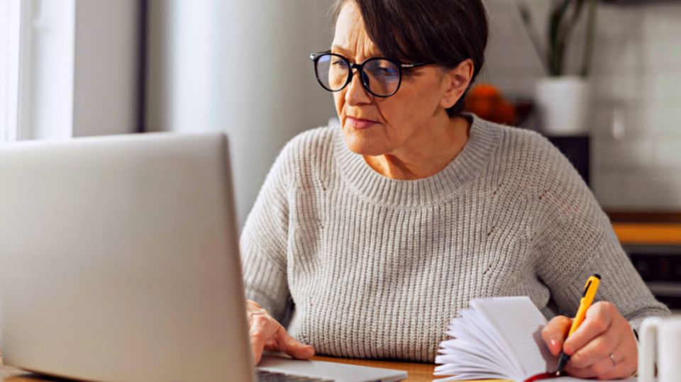 Стоит ли откладывать пенсию? Разбираемся в выгоде и настоящих потерях