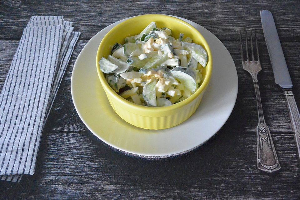 Салат, который станет хитом вашего стола: простота и вкус в одном блюде