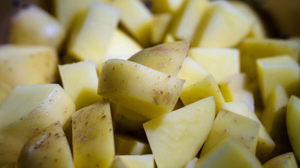 Вред крахмала и сахара пересмотрен: простые углеводы могут быть полезнее для фигуры