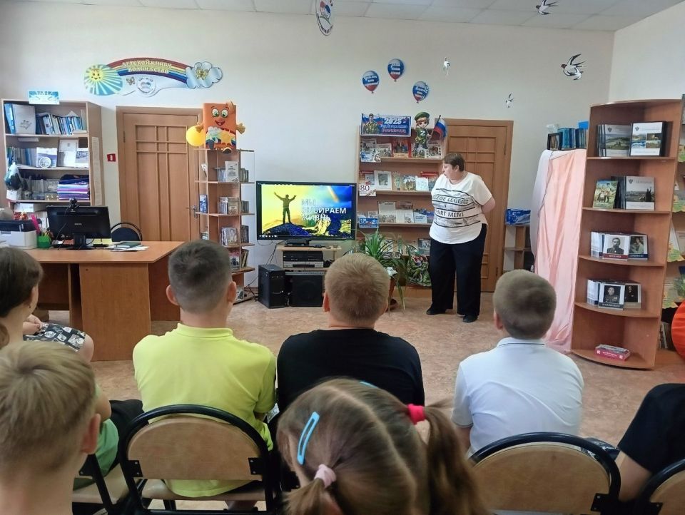 Летом дети должны отдыхать и набираться сил для будущего учебного года! И школьные лагеря в этом самые лучшие помощники