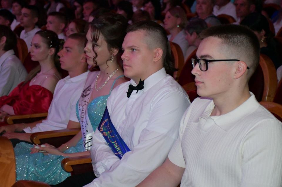 Галина Руденко: Для наших выпускников настал один из самых волнительных и значимых моментов в жизни каждого школьника — прощание со школой, выпускной