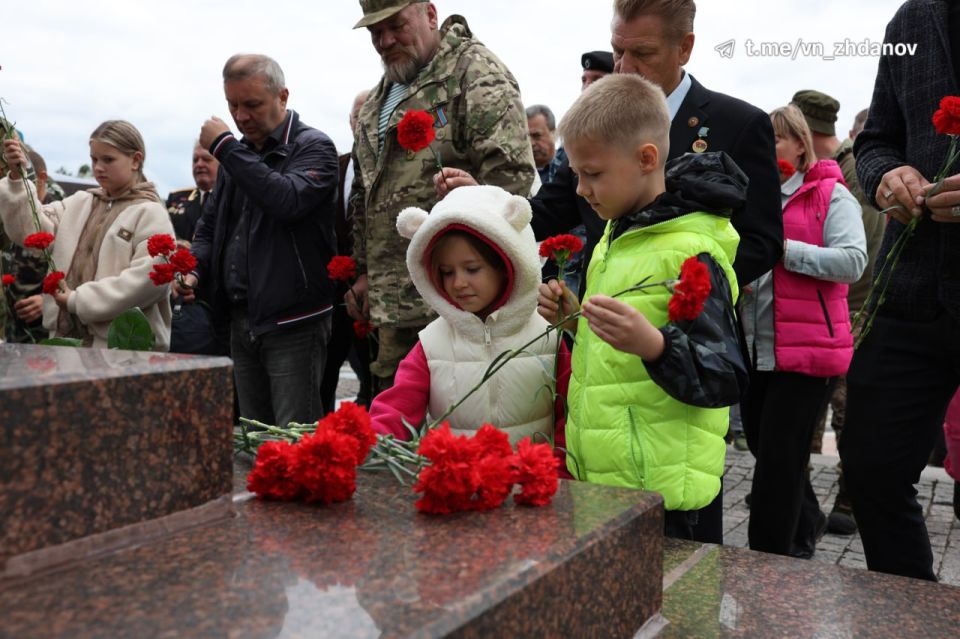 Владимир Жданов: Сегодня, в День ветеранов боевых действий, мы склоняем головы перед памятью тех, кто с честью и отвагой защищал интересы нашей Родины