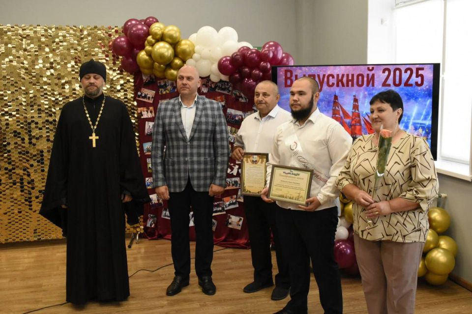 Анатолий Климов: В Ракитянском агротехнологическом техникуме прошла торжественная церемония вручения дипломов