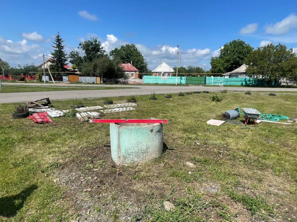 В селе Красная Поляна Шебекинского округа завершено благоустройство шахтного колодца в рамках программы губернатора «Решаем вместе»