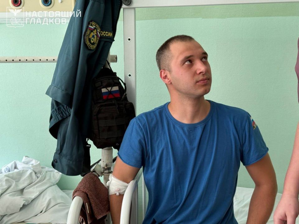 Вячеслав Гладков: Вернулся из Шебекино.. Заехал в Центральную районную больницу, которую мы закрываем антидроновой сеткой. Сделано 1300 квадратных метров. До конца следующей недели планируем завершить хирургический корпус и...