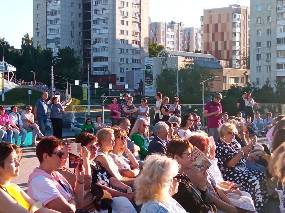 На крыше «Школы 21» продолжаются летние лекционно-музыкальные вечера