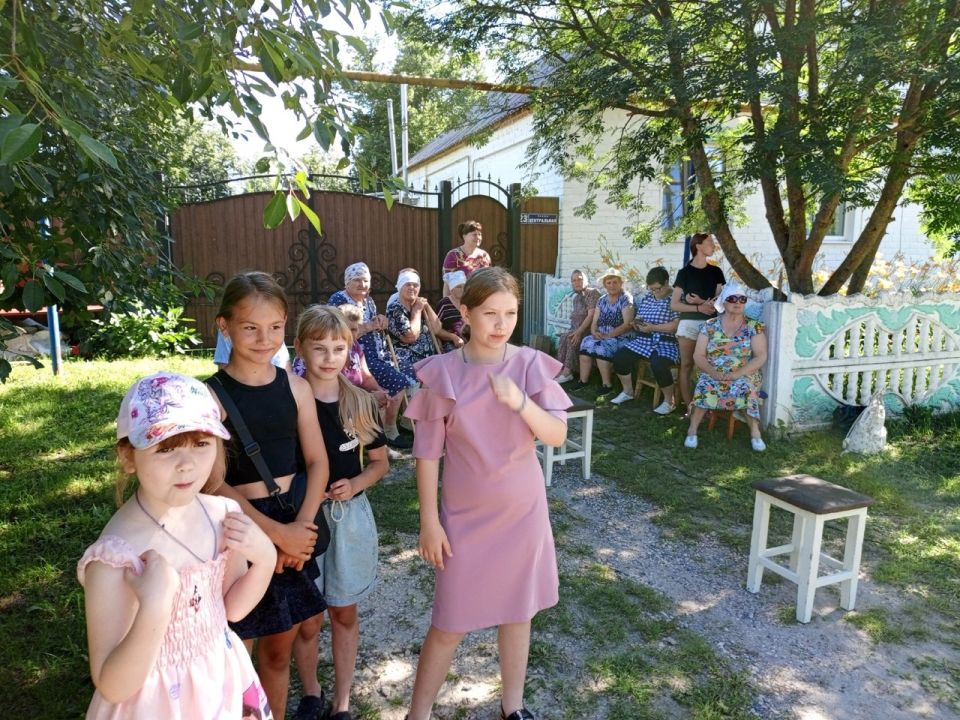 В Средних Лубянках на улице Центральной состоялось праздничное мероприятие, посвящённое Дню села