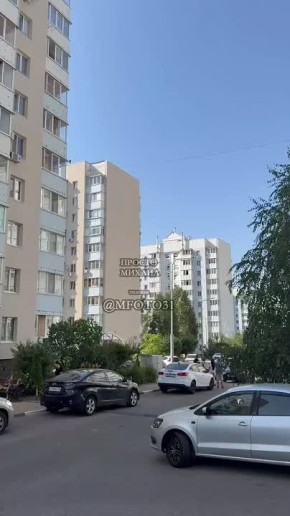 На Бульваре Юности разгонный блок ПВО влетел в стену многоэтажки
