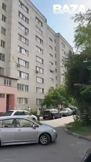Беспилотник влетел в многоэтажку в Белгороде