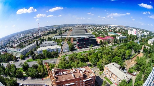 Экс-глава управления капитального строительства (УКС) Белгородской области Алексей Сошников и два его подчиненных арестованы по обвинению в растрате во время строительства фортификационных сооружений на границе региона