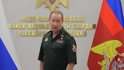По поручению Президента Российской Федерации – Верховного главнокомандующего Вооружёнными Силами Российской Федерации директор Росгвардии Герой России генерал армии Виктор Золотов вручил медаль «Золотая Звезда» командиру...