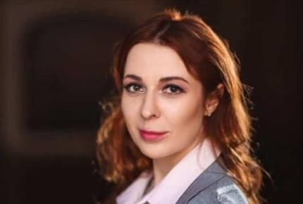 Марина Ахмедова: Cейчас расходится информация - мать только что назначенного главкома Воздушных сил Украины Анатолия Кривоножко, Варвара Кривоножко из Шебекинского района Белгородской области, ей 101 год, и она скончалась...