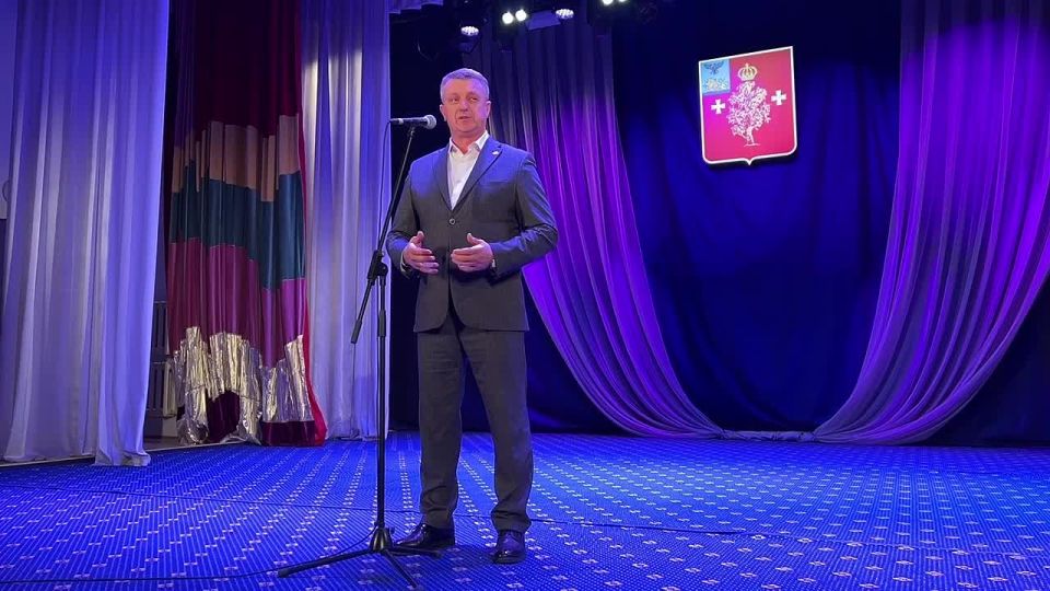  :   !. -       , - -   ,  -     -  