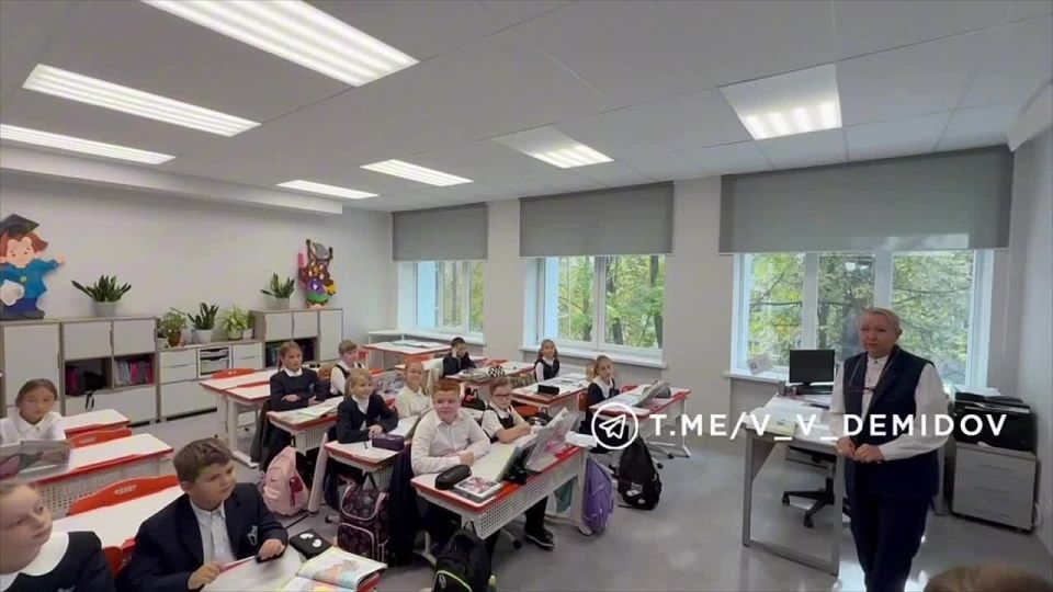 Мэр Белгорода Валентин Демидов оценил, как организован учебный процесс в 29-й школе