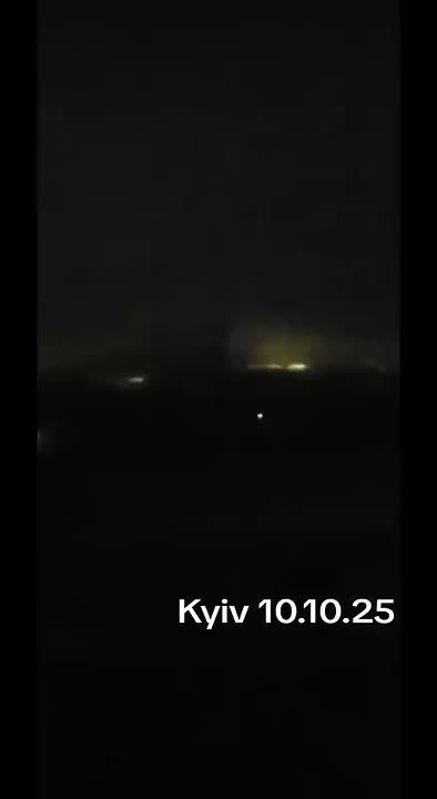 Кадры мощнейшего удара по энергообъекту в Киеве