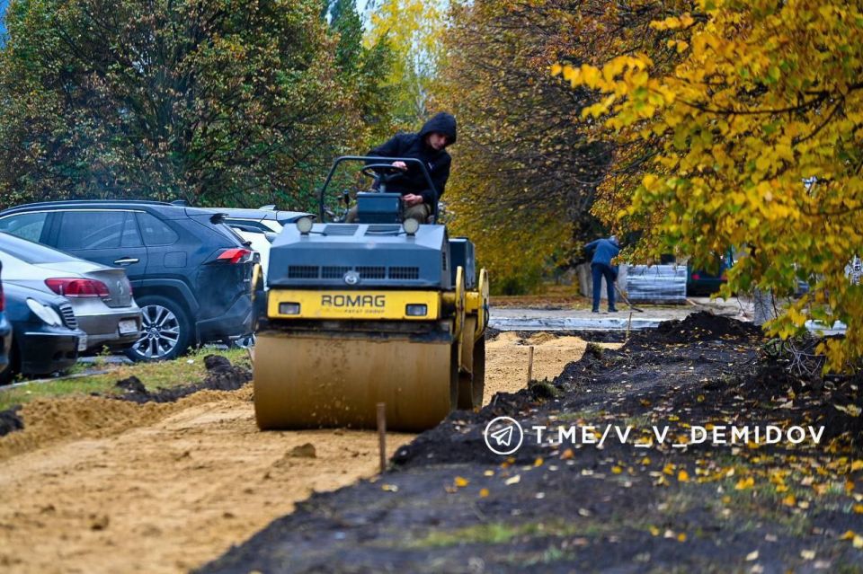 На проспекте Ватутина появится новый отрезок велодорожки в 1,2 км. Земляные работы уже начались, рассказали в мэрии