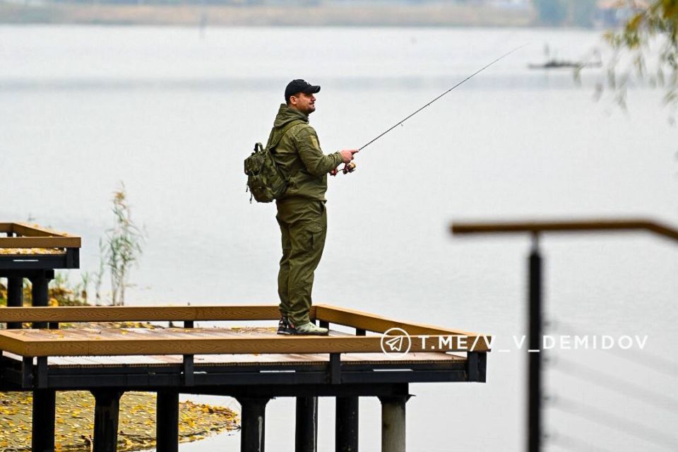 В парке «Берега» появились новые мостики для рыбалки