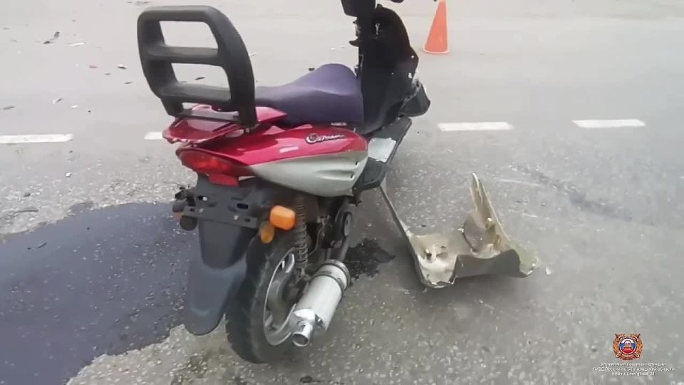 #СВОДКА_ДТП. По предварительным данным, вчера около 15 часов 20 минут на ул. Фрунзе п. Волоконовка 41-летний водитель, управляя автомобилем «Шкода YETI», на нерегулируемом перекрестке при повороте налево не уступил дорогу и...