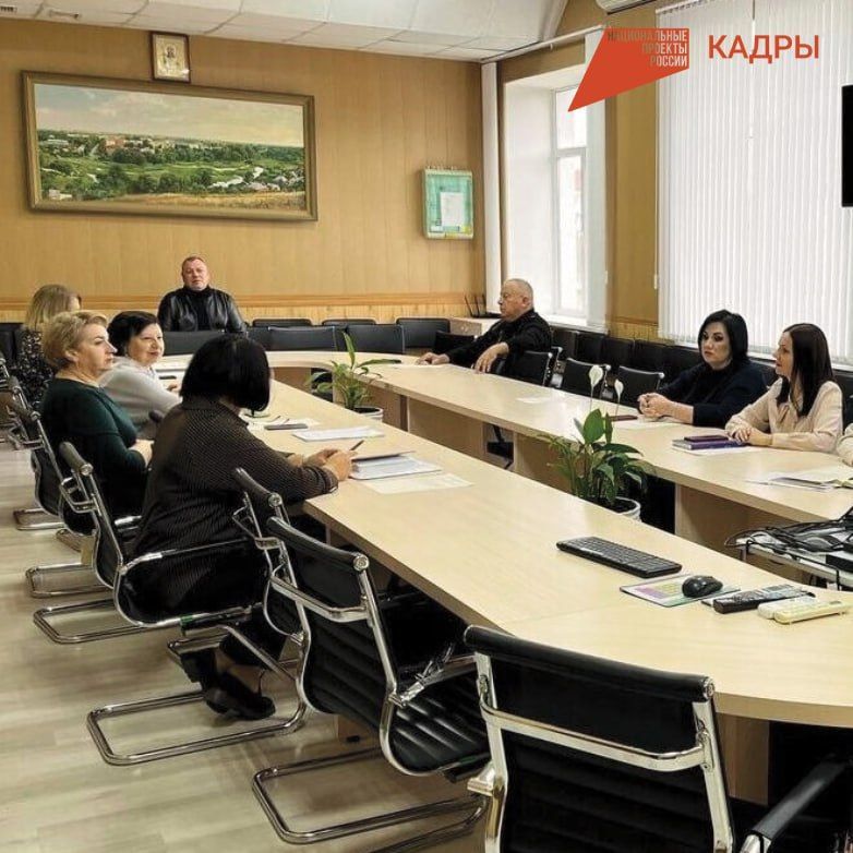  :        350 000   !