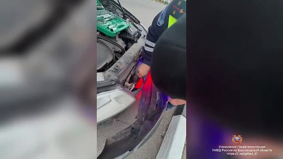 Сотрудники Госавтоинспекции задержали водителя с незаконно установленными проблесковыми маячками