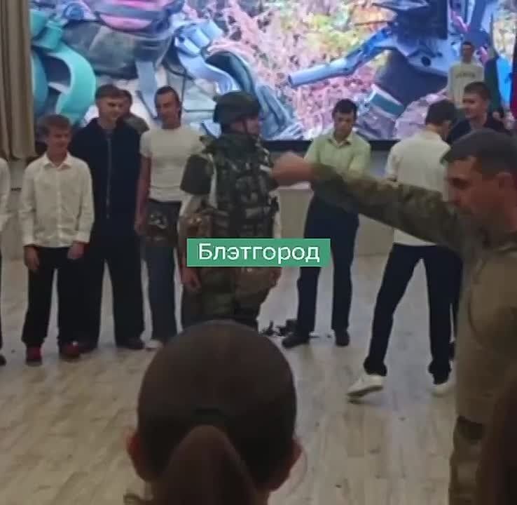 «Дети падали в обморок». Родители рассказали, что руководство белгородской школы не извинилось перед учениками за жёсткие курсы с участием военных