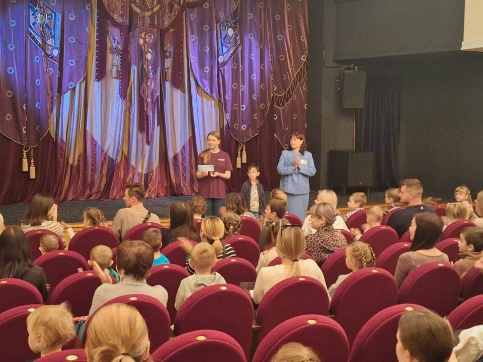 В Белгородском государственном театре кукол состоялись мероприятия, приуроченные ко Дню Отца