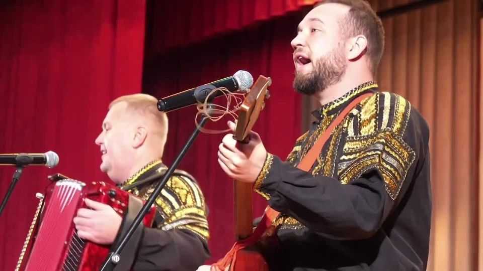 День отца — это не просто праздник, а тёплый и особенный момент, когда мы отдаём дань уважения и благодарности самым важным мужчинам в нашей жизни