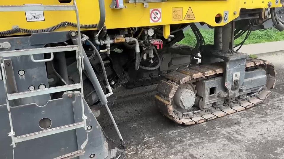 Владимир Переверзев: Уважаемые работники и ветераны дорожного хозяйства Борисовского района поздравляю вас с профессиональным праздником!