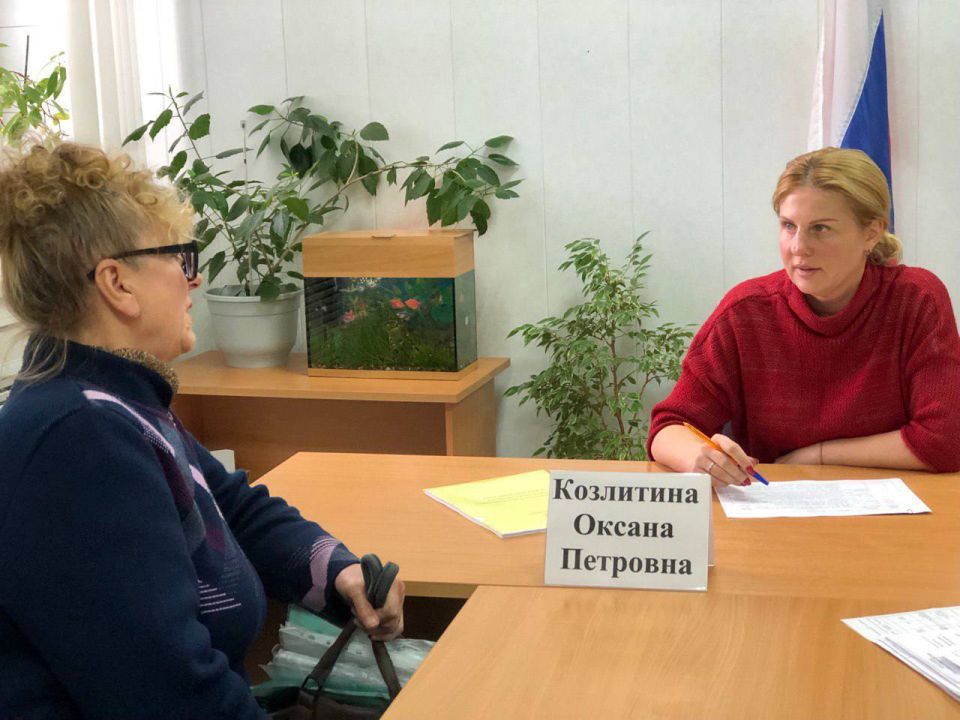 Далее в рамках рабочего визита Оксана Козлитина приехала в Валуйский муниципальный округ и провела выездной личный прием граждан