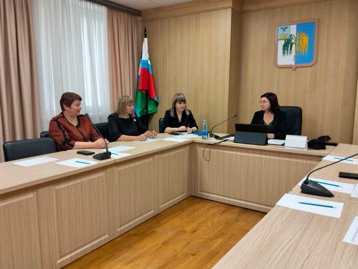 В Ивнянском районе обсудили меры по повышению заработных плат и выводу их из «тени»