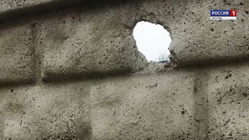 Вражеский снаряд упал прямо во дворе этого дома в Никольском Белгородского района