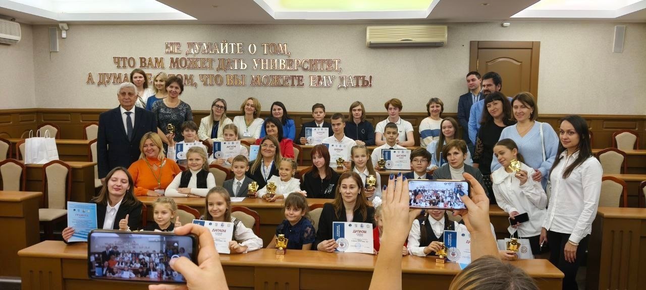 Ученик Краснояружской СОШ стал победителем IX Шуховского форума, прошедшего в Белгородском государственном технологическом университете имени В.Г. Шухова Ученик Краснояружской СОШ стал победителем IX Шуховского форума, прошедшего в Белгородском государственном технологическом университете имени В.Г. Шухова