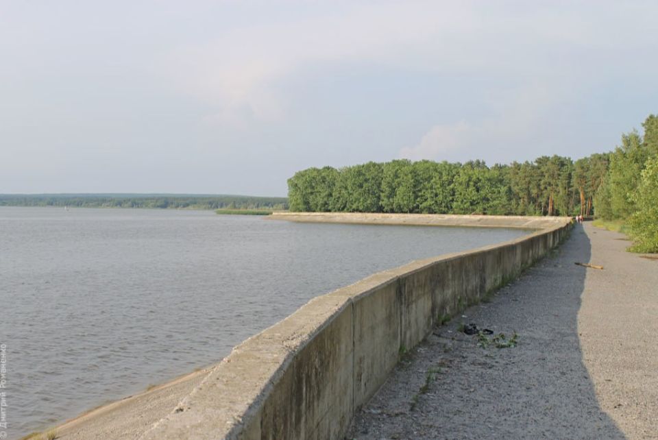 Плотина Белгородского водохранилища получила повреждения в результате атаки ВСУ, сообщил губернатор региона Вячеслав Гладков