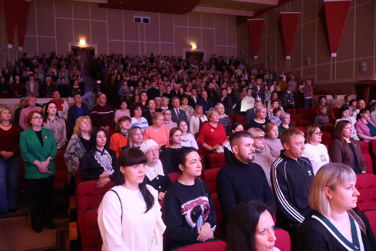 В Центре культурного развития «Форум» города Губкина в рамках областной эстафеты культуры состоялось праздничное мероприятие творческих коллективов Старооскольского городского округа В Центре культурного развития «Форум» города Губкина в рамках областной эстафеты культуры состоялось праздничное мероприятие творческих коллективов Старооскольского городского округа
