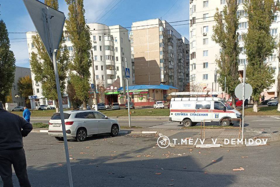Валентин Демидов поделился фотографиями последствий атаки вражеского БПЛА на Белгород Валентин Демидов поделился фотографиями последствий атаки вражеского БПЛА на Белгород