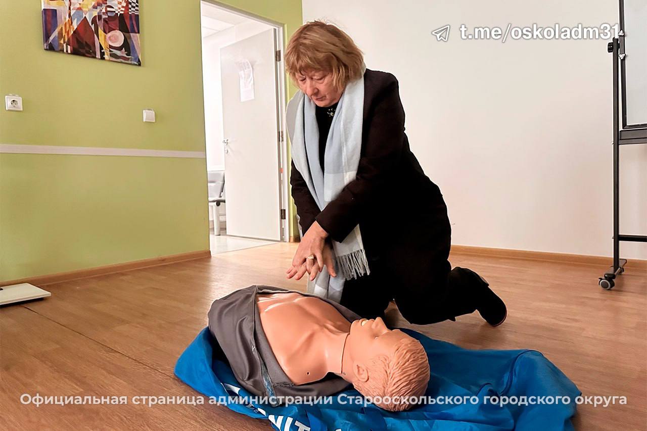 Полезные знания. Преподаватели и сотрудники СОФ НИУ «БелГУ» приняли в занятиях по оказанию первой медицинской помощи Полезные знания. Преподаватели и сотрудники СОФ НИУ «БелГУ» приняли в занятиях по оказанию первой медицинской помощи