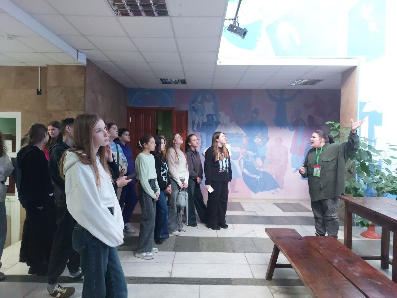 В рамках губернаторского проекта "Детский туризм" школьники 5-9 классов из Краснояружского района отправились в познавательную поездку в Яковлевский муниципальный округ В рамках губернаторского проекта "Детский туризм" школьники 5-9 классов из Краснояружского района отправились в познавательную поездку в Яковлевский муниципальный округ