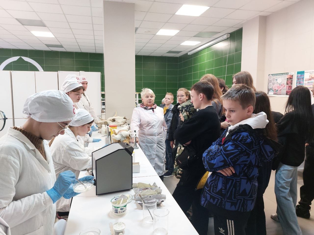 В рамках губернаторского проекта "Детский туризм" школьники 5-9 классов из Краснояружского района отправились в познавательную поездку в Яковлевский муниципальный округ В рамках губернаторского проекта "Детский туризм" школьники 5-9 классов из Краснояружского района отправились в познавательную поездку в Яковлевский муниципальный округ