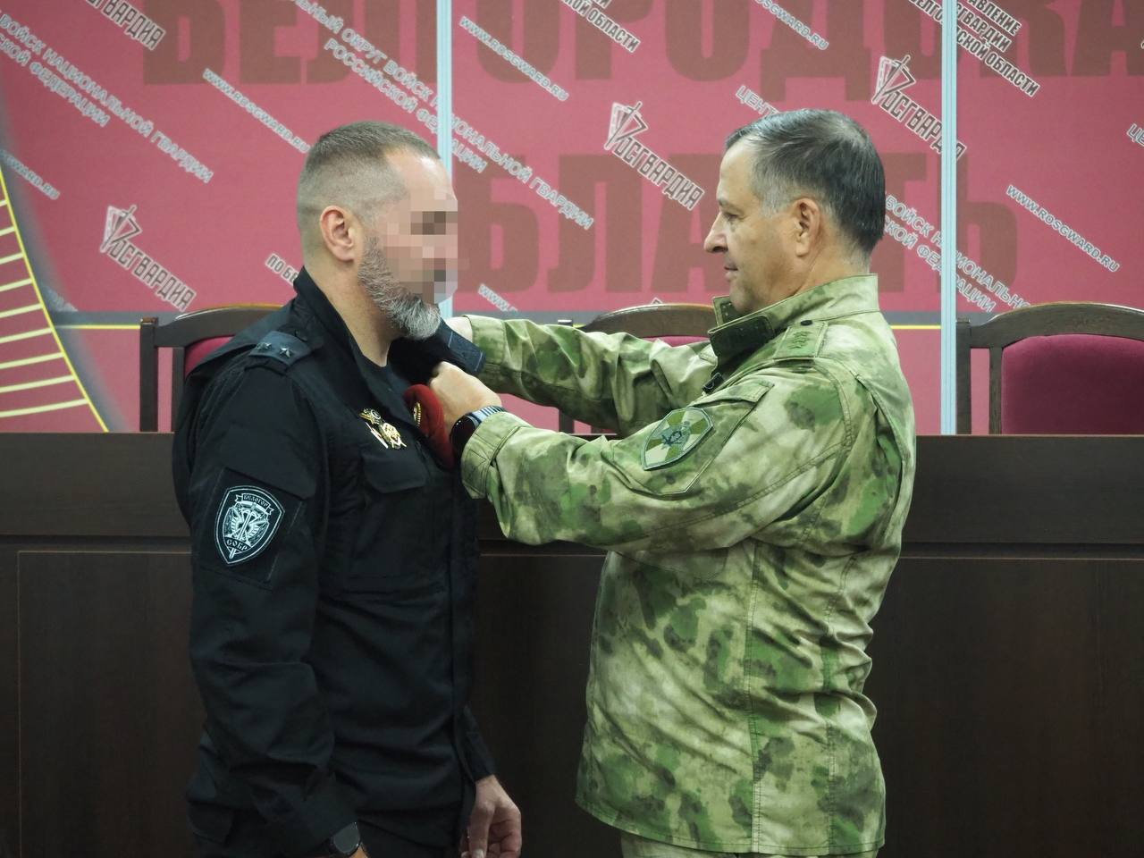 В Белгородской области сотрудникам и военнослужащим Росгвардии вручили государственные награды В Белгородской области сотрудникам и военнослужащим Росгвардии вручили государственные награды