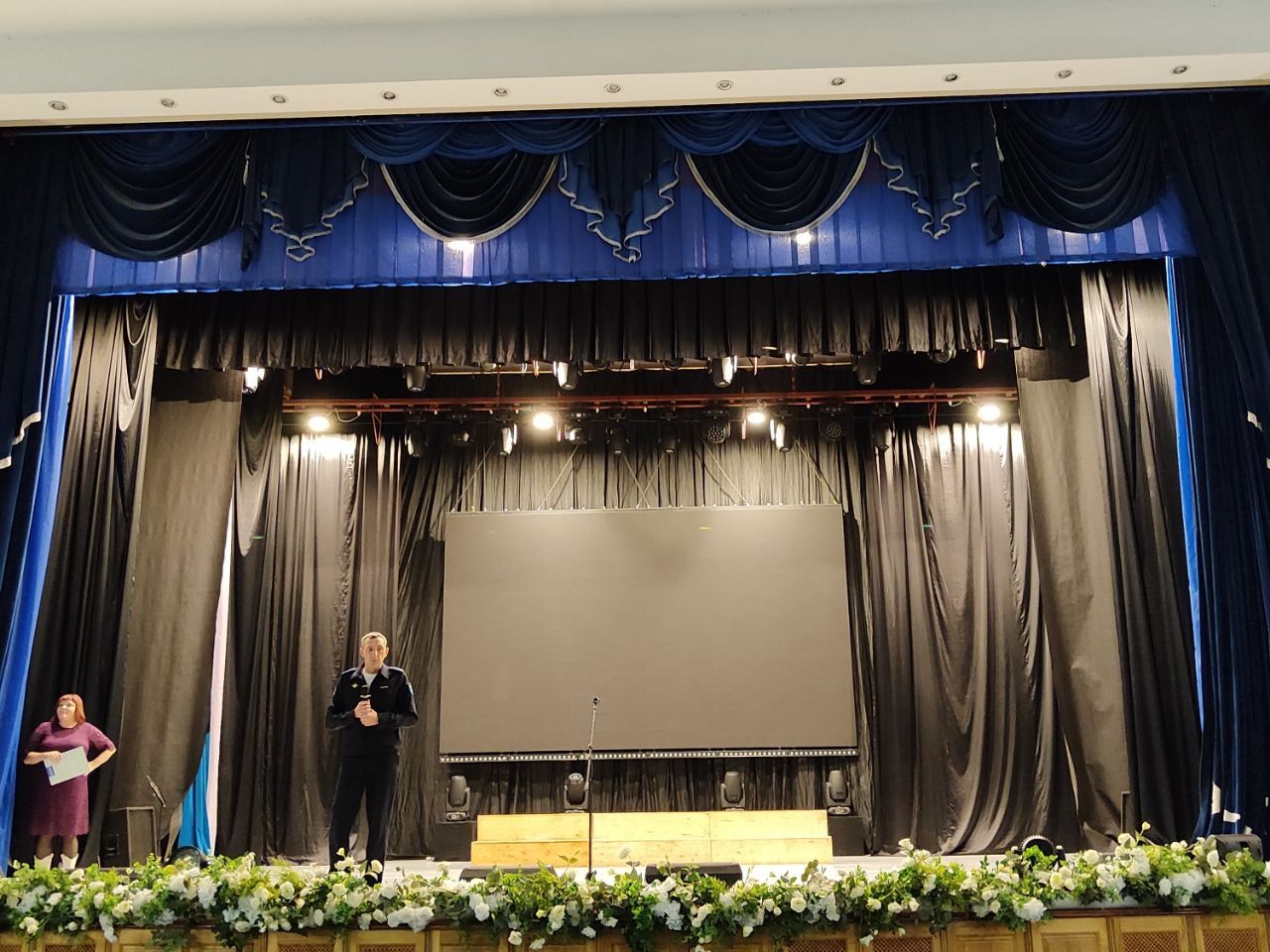 Олег Медведев: 24 октября в МБУК «Центр культурного развития «Звёздный» состоялся важный «Краш-курс» по правилам дорожного движения, организованный совместно сотрудниками Госавтоинспекции ОМВД России «Яковлевский», МЧС... Олег Медведев: 24 октября в МБУК «Центр культурного развития «Звёздный» состоялся важный «Краш-курс» по правилам дорожного движения, организованный совместно сотрудниками Госавтоинспекции ОМВД России «Яковлевский», МЧС...