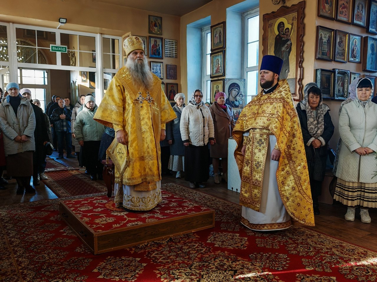 Воспитанников Многопрофильного центра социальной помощи семье и детям «Семья» посетил Преосвященнейший епископ Валуйский и Алексеевский Савва Воспитанников Многопрофильного центра социальной помощи семье и детям «Семья» посетил Преосвященнейший епископ Валуйский и Алексеевский Савва