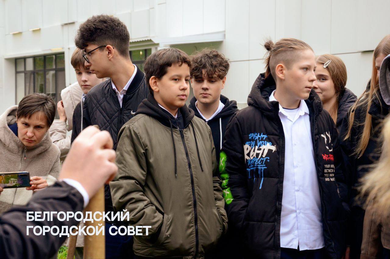Двор школы №39 преображается после капитального ремонта Двор школы №39 преображается после капитального ремонта