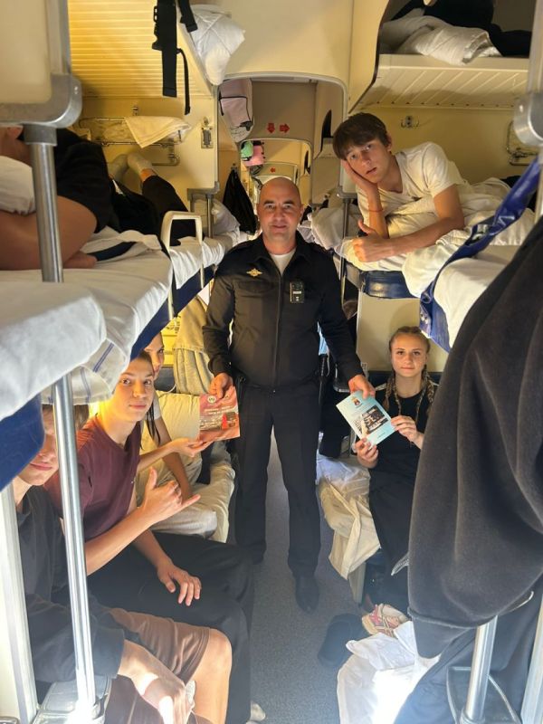 Транспортные полицейские Крыма обеспечили безопасное возвращение юных белгородцев из летних лагерей полуострова