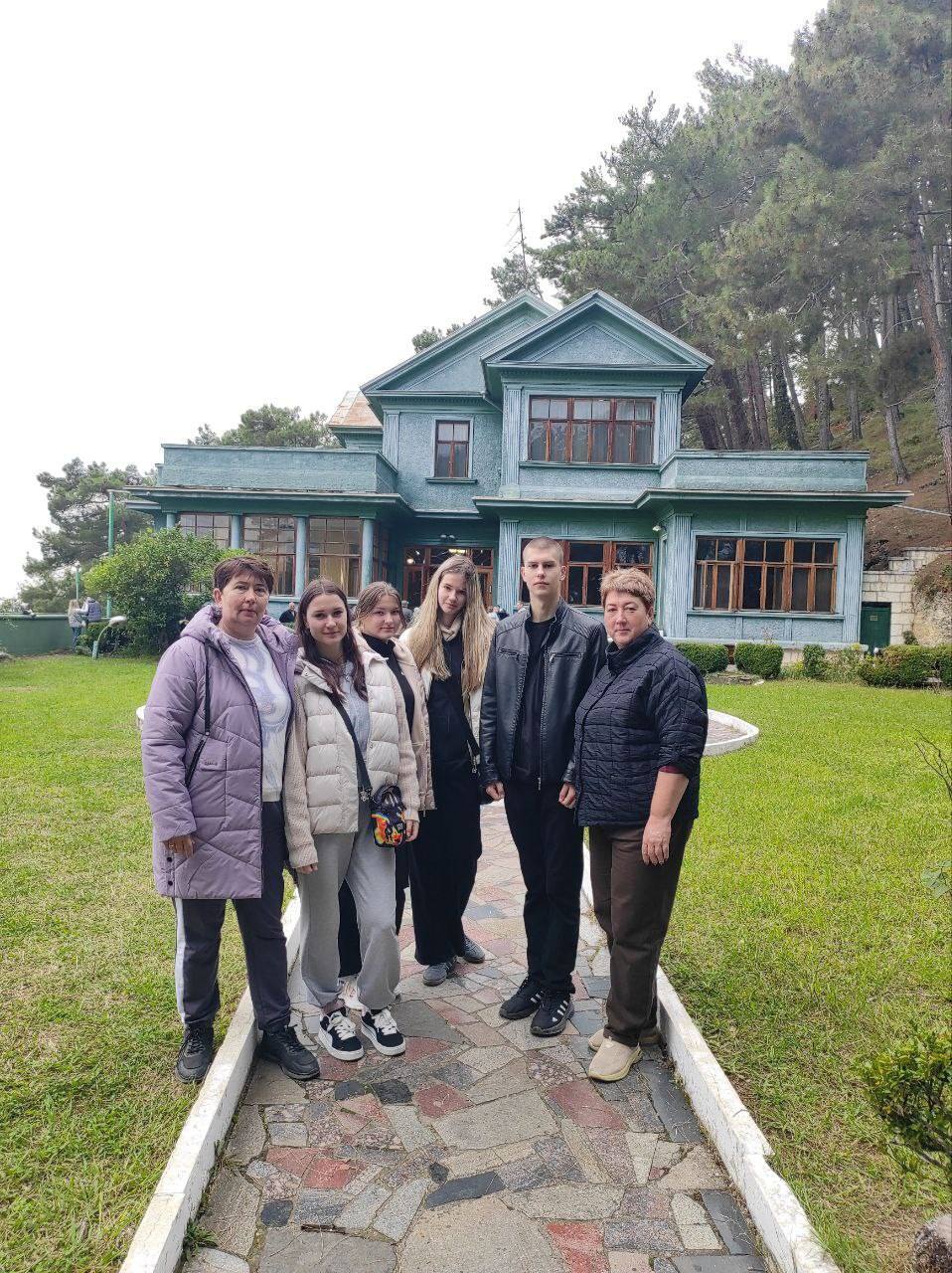 Краснояружские школьники, под руководством научных руководителей Ларисы Бугаевой и Светланы Ивановой-Ястребовой, успешно выступили на очном этапе Международного конкурса "Старт в науке", проходившем в Сочи, на территории... Краснояружские школьники, под руководством научных руководителей Ларисы Бугаевой и Светланы Ивановой-Ястребовой, успешно выступили на очном этапе Международного конкурса "Старт в науке", проходившем в Сочи, на территории...