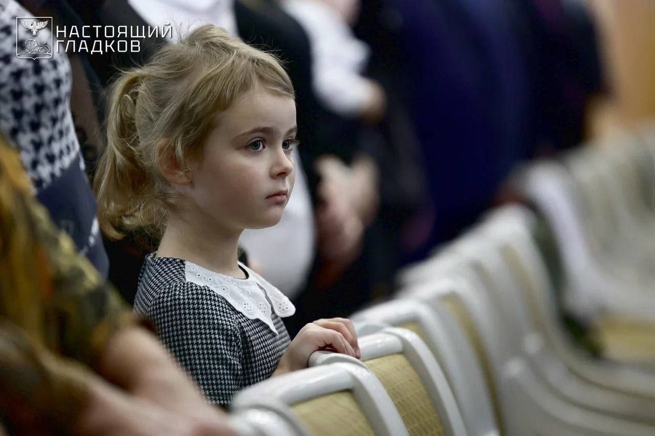 Вячеслав Гладков вручил государственные награды семьям погибших военнослужащих Вячеслав Гладков вручил государственные награды семьям погибших военнослужащих