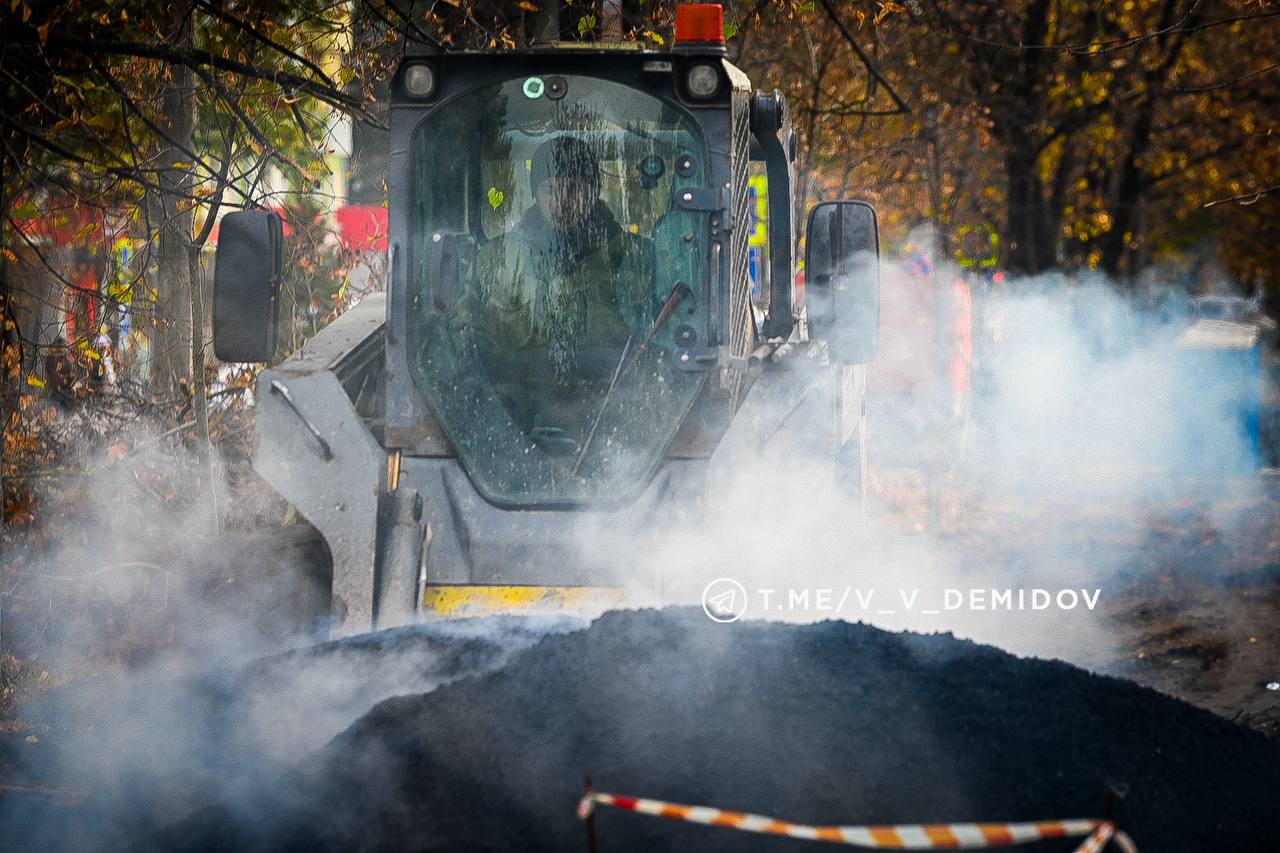 Валентин Демидов: Строители приступили к асфальтированию новой велодорожки на участке от ул. Мичурина до ул. Студенческой Валентин Демидов: Строители приступили к асфальтированию новой велодорожки на участке от ул. Мичурина до ул. Студенческой