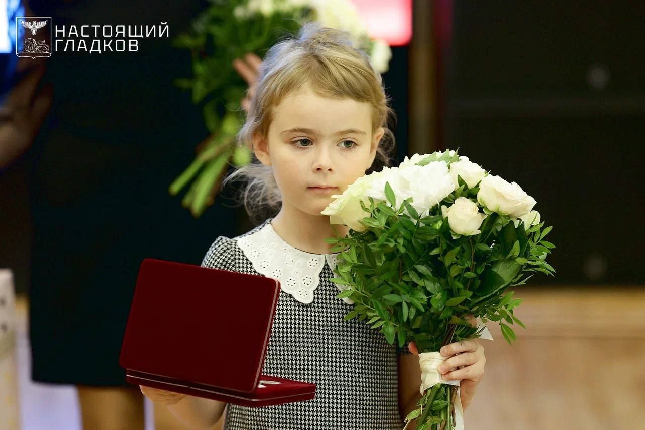 Вячеслав Гладков вручил государственные награды семьям погибших военнослужащих Вячеслав Гладков вручил государственные награды семьям погибших военнослужащих